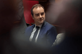 'Preživio' premijer Francuske: Ni u jednom od dva glasanja nije bilo podrške za rušenje vlasti