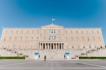 Vjerovali ili ne: U grčkom parlamentu upravo je prošao zakon o 13-časovnom radnom vremenu