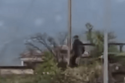 (VIDEO) Podgorica: U posljednjem trenutku se sklonio sa pruge