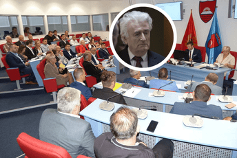 Ćorović: Savjet JU Ratkovićeve večeri počeo proces po zaključku SO; Striković: Nema sumnje da će epilog biti zakoniti mehanizmi za oduzimanje nagrade Karadžiću