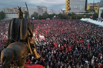 U Tirani održan skup podrške liderima OVK