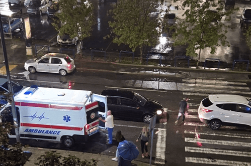 Podgorica: Jednu osobu udario auto, na licu mjesta je hitna pomoć
