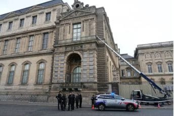 Detalji pljačke Louvra: Lopovi imali mehanički lift, merdevine, bili "naoružani" motornim šegama...