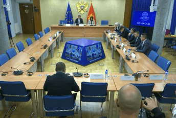 Na saslušanje povodom Telekoma nijesu došli ni Marković ni Novović
