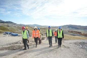 Felten posjetio vjetroelektranu Gvozd: Vjerujem da će njemačka inženjerska izvrsnost doprinijeti razvoju zelene energetske tranzicije Crne Gore"