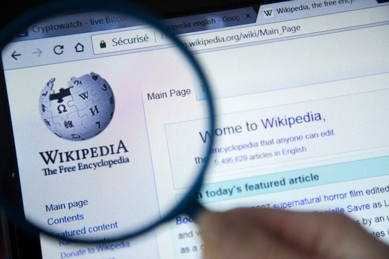 Wikipedia bilježi ozbiljan pad: Ljudi sve više traže informacije od chatbotova i na društvenim mrežama