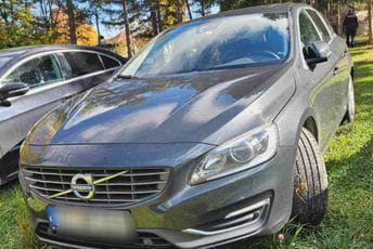 (FOTO) Pretresi na sjeveru Crne Gore: Policija ouzela sedam automobila, pancir, oružje...