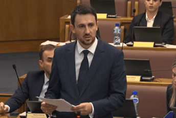 (VIDEO) Smailović: Direktor škole u Bijelom Polju pjeva četničke pjesme, tražim hitnu reakciju ministarke