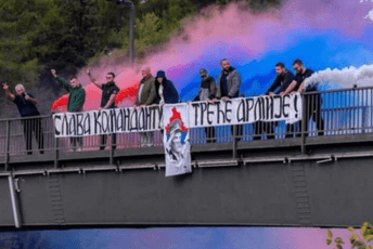 Podgorica: Bakljadom ispratili ratnog zločinca Nebojšu Pavkovića – među učesnicima i odbornik u podgoričkom parlamentu