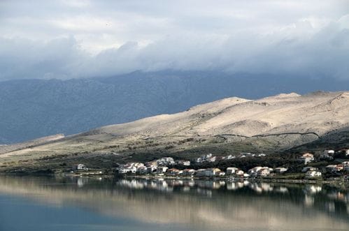 Ostrvo Pag, 1000 kilometara suvomeđa