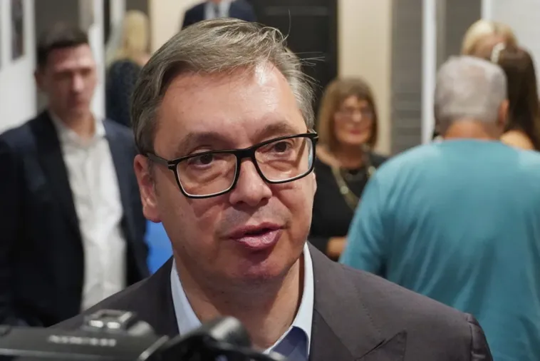 Vučić: NIS nije dobila licencu iz SAD, rafinerija u Pančevu prestaje s radom Vučić: NIS nije dobila licencu iz SAD, rafinerija u Pančevu prestaje s radom