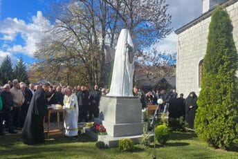 U Kolašinu otkriven spomenik Amfilohiju Radoviću