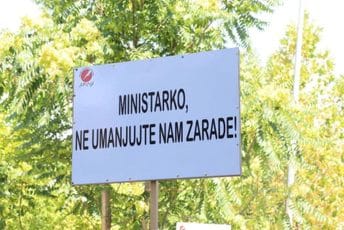 Nema dozvole da se nastavnicima uvećaju plate za deset odsto