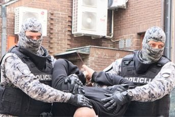 BIH: Zbog navođenja na maloljetničku prostituciju uhapšeno sedam osoba, među njima i policajci