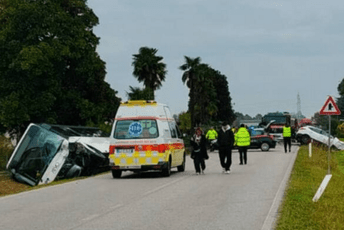 Strahovita nesreća u Italiji: Poginula jedna osoba, ranjeno 11 učenika