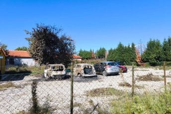 Zeta: Tri automobila turskih kompanija zapaljena na parkingu