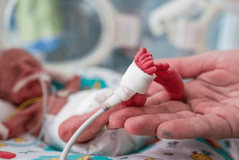 Beba u Njemačkoj rođena s 300 grama i preživjela