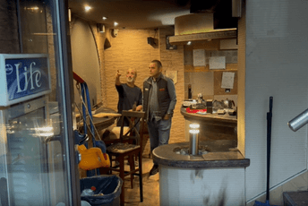 Barani pomažu u sanaciji demoliranog objekta turskog državljanina