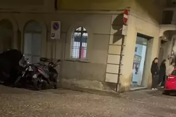 U partiji Đorđe Meloni uzvikivali fašističke slogane, za sada sve protiče bez njene reakcije