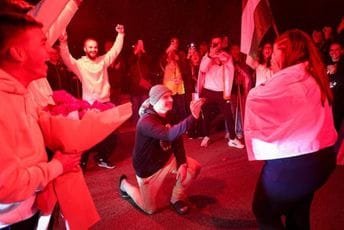 (VIDEO) Marš dug 400 kilometara novopazarskih studenata krunisan prosidbom u Novom Sadu