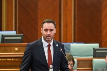 Kosovo: Konjufca dobio mandat za sastav Vlade, ali pitanje je da li će i on uspjeti