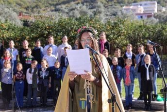 (VIDEO) Opština Bar: Pod krošnjom "stare dame” na Mirovici počeli 38. “Susreti pod Starom maslinom”, Bar slavi dječju maštu i stvaralaštvo