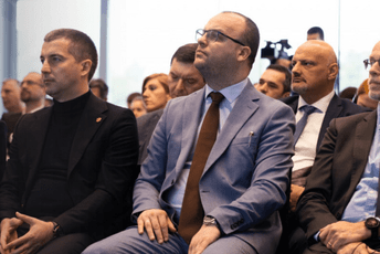 Bečić i Ćulafić odgovaraju na pitanja poslanika