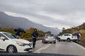 Udes na putu Danilovgrad-Nikšić, formirane kolone