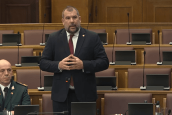 Krapović Zirojeviću: Ličiš mi na člana biblioteke iz "Radovana Trećeg"