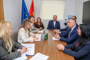 Potpisali sporazum o saradnji: Ministarstvo socijalnog staranja i CBCG za jačanje finansijske inkluzije osjetljivih kategorija građana