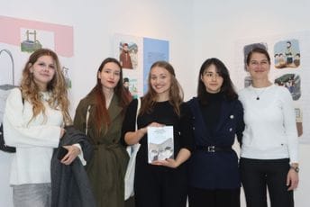 U susret Danu Cetinja: Predstavljene knjige za đecu i izložba ilustracija "Upoznajte Prijestonicu" U susret Danu Cetinja: Predstavljene knjige za đecu i izložba ilustracija "Upoznajte Prijestonicu"