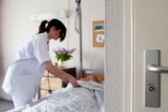 Slovenija zakazala referendum o asistiranom umiranju