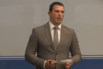 Nikola Janović napustio DPS, zadržao poslanički mandat