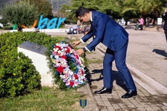 Raičević i Maskaj položili vijenac na spomen-ploči stradalim francuskim mornarima u Prvom svjetskom ratu