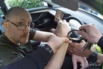 Dobio 28 godina zatvora: Britanac mamio djevojčice preko Snapchata pa ih silovao Dobio 28 godina zatvora: Britanac mamio djevojčice preko Snapchata pa ih silovao