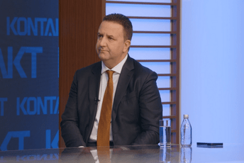 Eraković: Laž je da sam javljao o zdravstvenom stanju Amfilohija