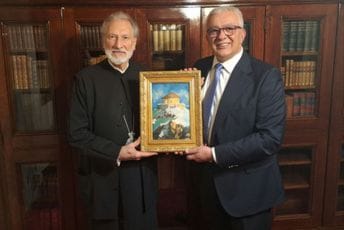 Mandić u Njujorku Irineju uručio sliku kapele na Lovćenu: Moramo ispraviti nepravdu i učiniti da kapela ponovo krasi vrh Crne Gore