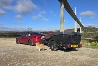 Težina od samo 340 kg: Krovni šator postaje mini-kamper