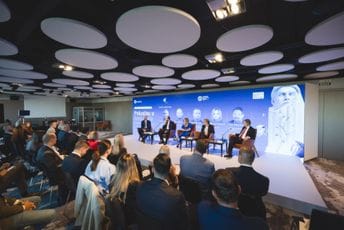 Uljarević: Od avgusta ne mogu da pronađu spomenik ratnom zločincu, javno ih ismijava SPC; Felten: Zloupotreba vjere za političke svrhe nikada nije dovodila do mira