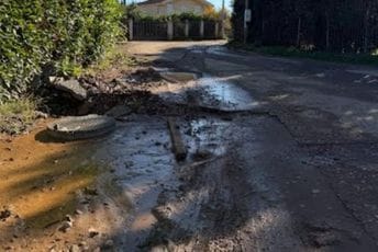 (VIDEO) Dajbabe u rupama i prašinI: Građani gube strpljenje, prijete blokadom puta