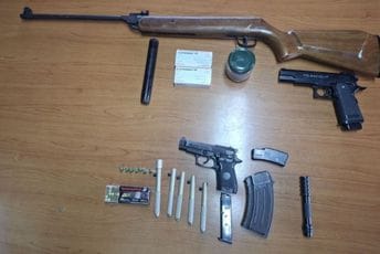 Beranska policija pretresom pronašla oružje, municiju i tablete sa liste opijata: Podnijeta krivična i prekršajna prijava