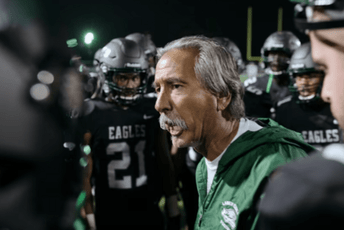 SAD: Upucan trener američkog fudbala, zvijezda Netflix dokumentarca