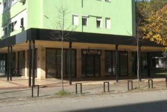 Milatović i stanari protiv otvaranja restorana brze hrane u stambenoj zgradi, vlasnik tvrdi da trpi pritisak nadležnih