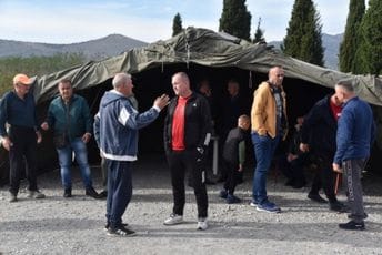 Nišavić traži da inspekcija ispita je li šator Botunjana na parceli Glavnog grada