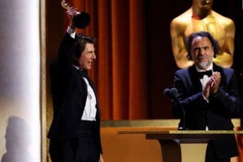 Počasni Oskari uručeni u Los Anđelesu: Tom Kruz nagrađen za 45 godina karijere, ovo je njegova prva statua