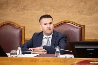 Pejović odgovorio Brnabić: Možda je vrijeme da naša susjedna i bratska zemlja nauči nešto od aktuelne političke većine u Crnoj Gori