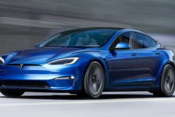 Tesla poklekla: Uvodi Apple Carplay u automobile