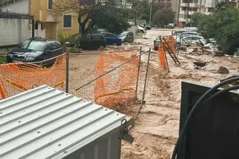 Nevrijeme napravilo probleme u Budvi: Izlilo se više potoka, najkritičnije u Adoku