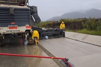 Uprkos kiši radovi na bulevaru Jaz-Tivat ne staju; Leković: Bemax angažovao dovoljno mehanizacije i resursa kako bi se posao završio u najkraćem roku