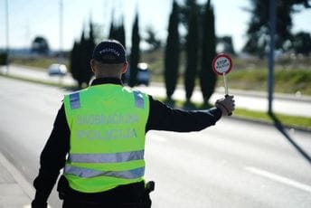 U Baru osumnjičeni ukrao auto ispred kuće: Dva dana ga vozio, pijan ga oštetio